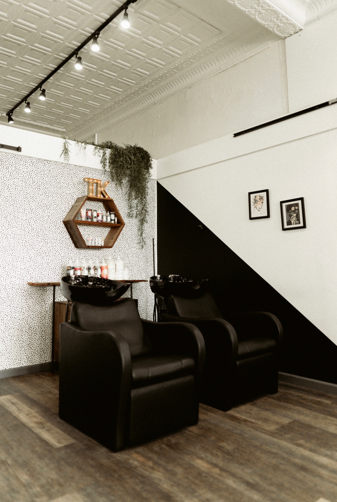 14+ Top Knot Hair Salon IciarIllesha